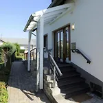 Tolles In Mit Terrasse- Grill Und Garten By Interhome *