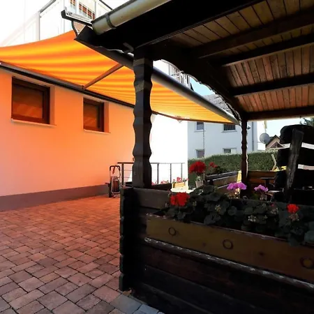 דירה Tolles In Mit Terrasse- Grill Und Garten By Interhome